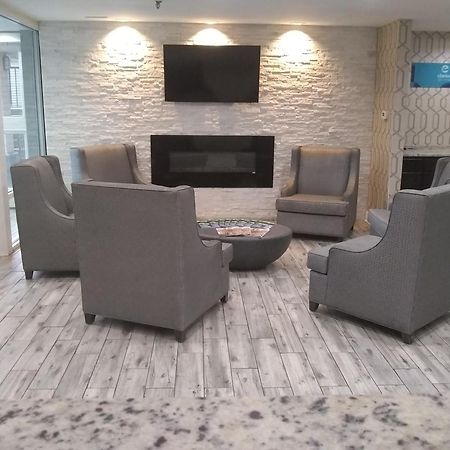 Clarion Pointe - Greensboro Coliseum Area Exteriör bild