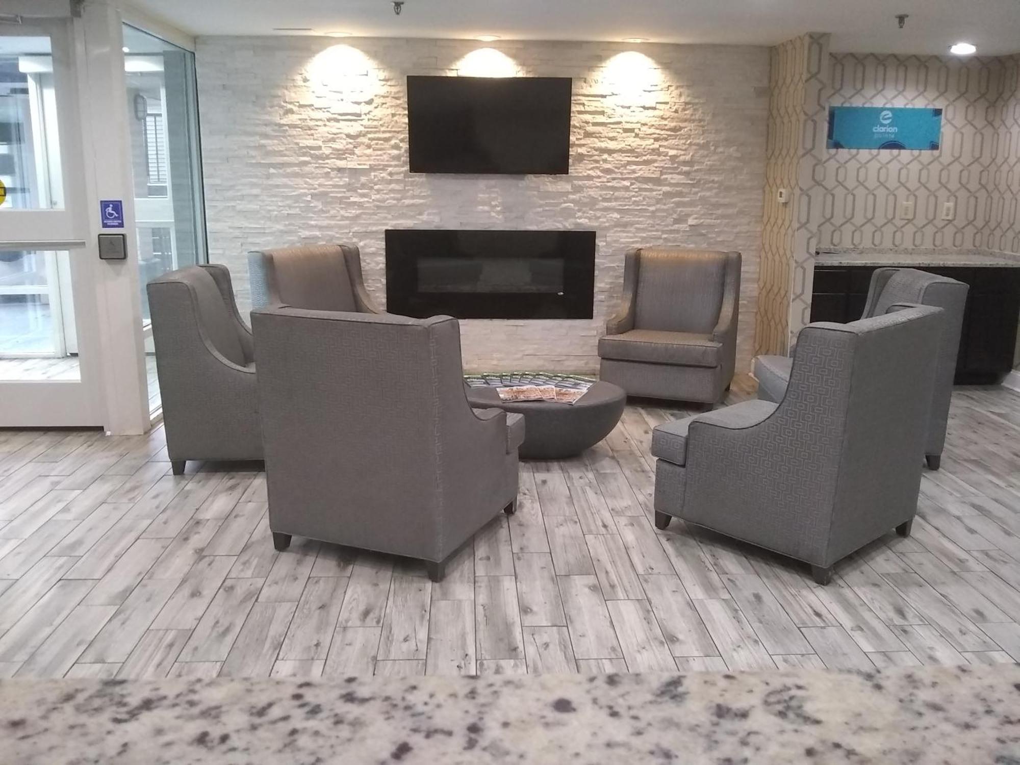Clarion Pointe - Greensboro Coliseum Area Exteriör bild
