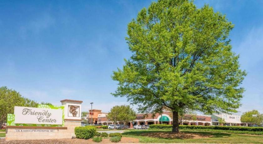 Clarion Pointe - Greensboro Coliseum Area Exteriör bild