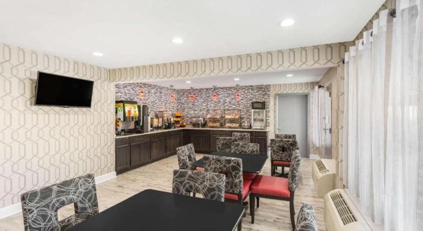Clarion Pointe - Greensboro Coliseum Area Exteriör bild